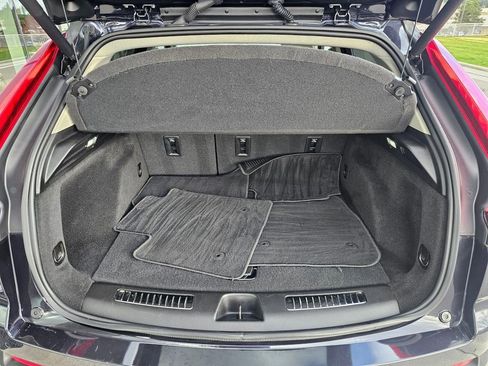 Certified 2022 Cadillac XT4 Premium Luxury w/ Technology Package image 13