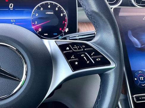 Used 2024 Mercedes-Benz GLC 300 GLC 300 image 24