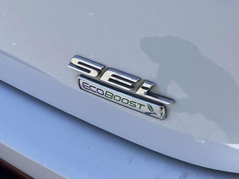 Used 2015 Ford Edge SEL w/ Equipment Group 201A image 8