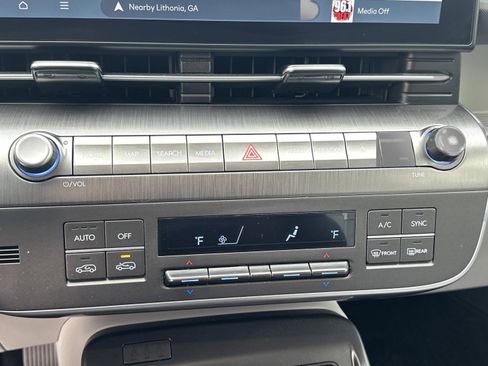 Certified 2024 Hyundai Kona SEL w/ Convenience Package image 20