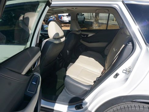 Used 2020 Subaru Outback Limited image 16