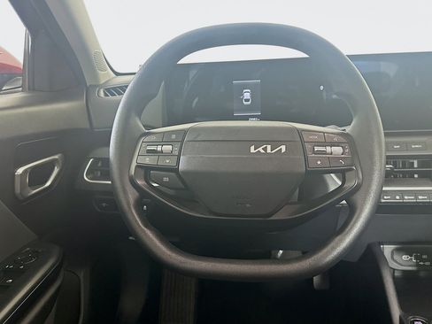Used 2025 Kia K4 LXS image 18