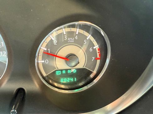 Used 2011 Chrysler 200 Touring image 13