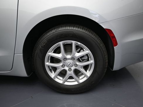 New 2026 Chrysler Pacifica Select FWD image 9