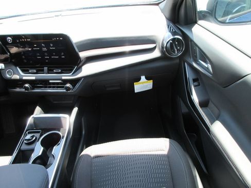 New 2026 Chevrolet Equinox LT w/ Safety and Technology Package FWD image 15