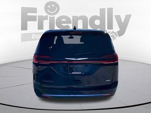 New 2026 Chrysler Pacifica Select AWD/4WD image 6