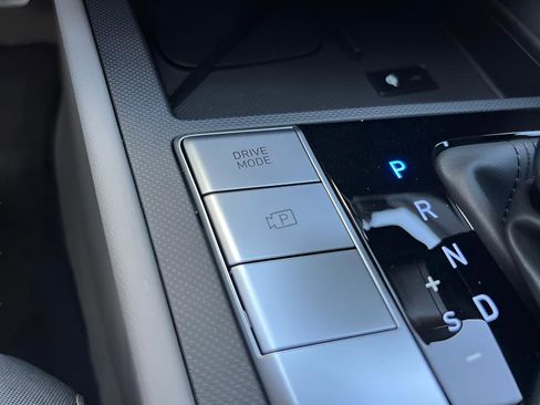 Used 2025 Hyundai Elantra Sport image 19