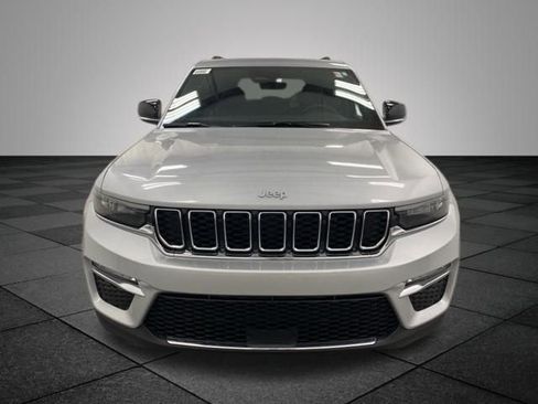 New 2025 Jeep Grand Cherokee Limited image 2