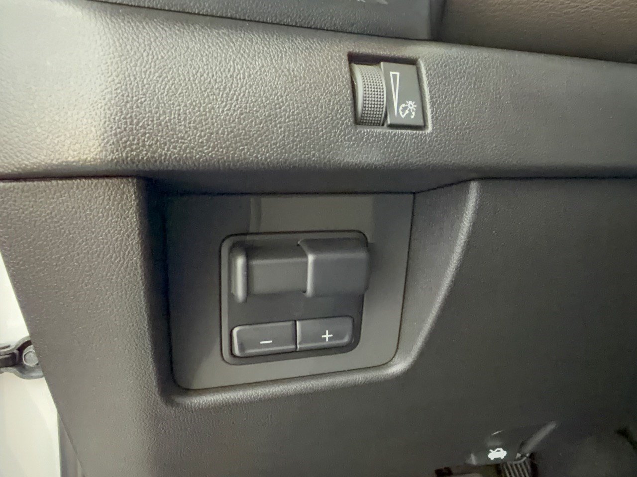 Used 2025 GMC Canyon Denali AWD/4WD image 32