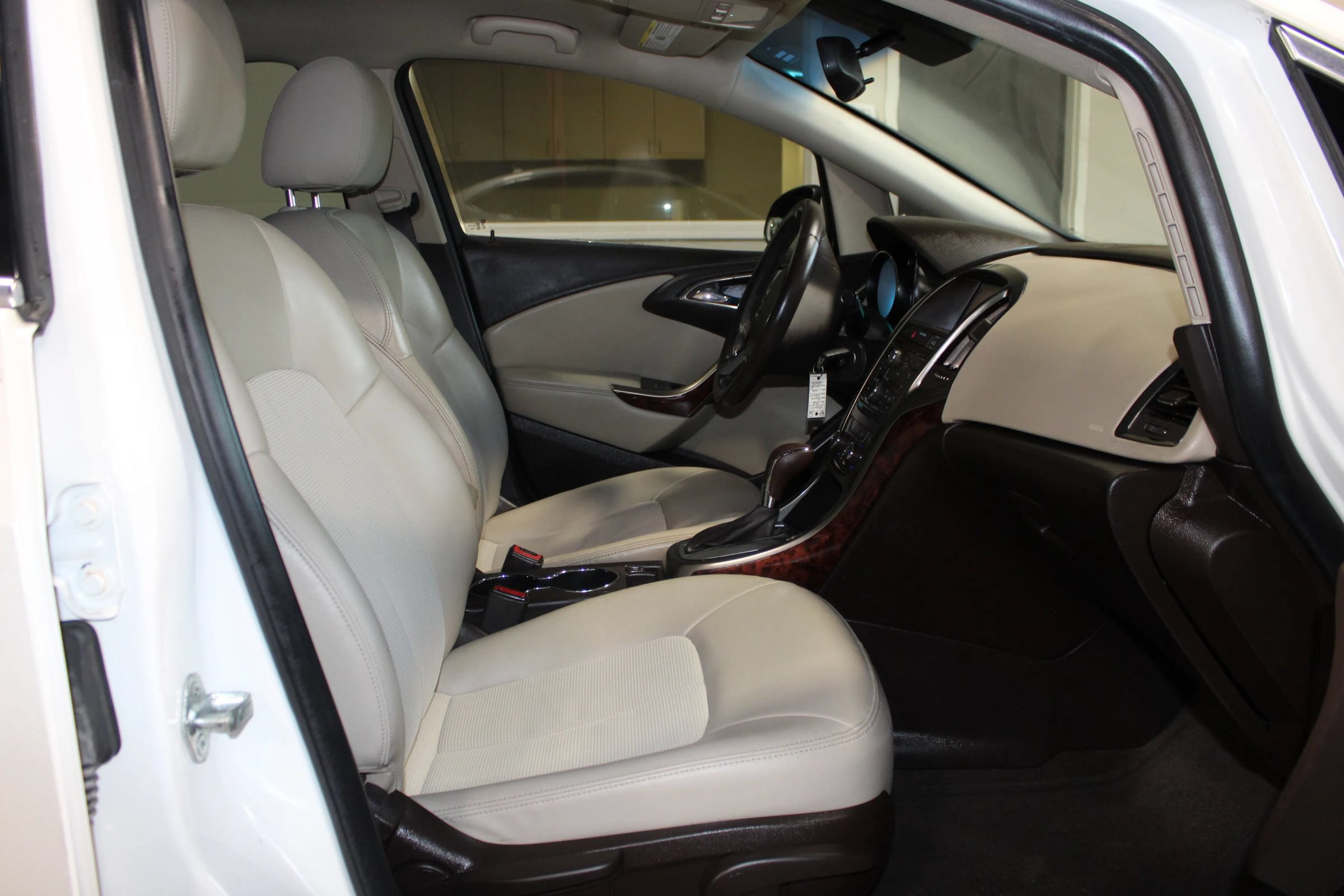 Used 2012 Buick Verano FWD image 21