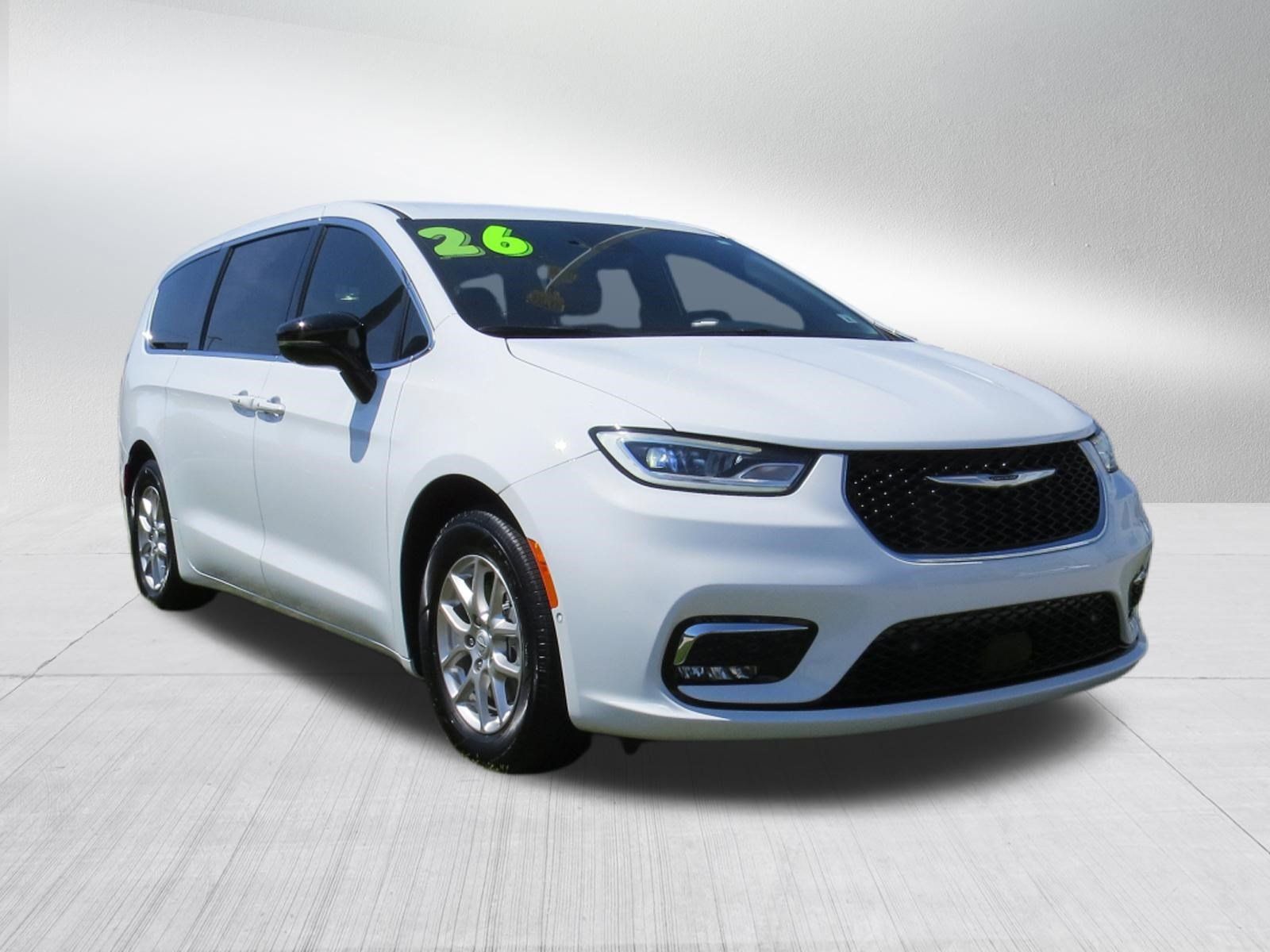 Used 2026 Chrysler Pacifica Select FWD image 9