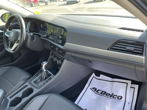 Used 2024 Volkswagen Jetta SE image 27