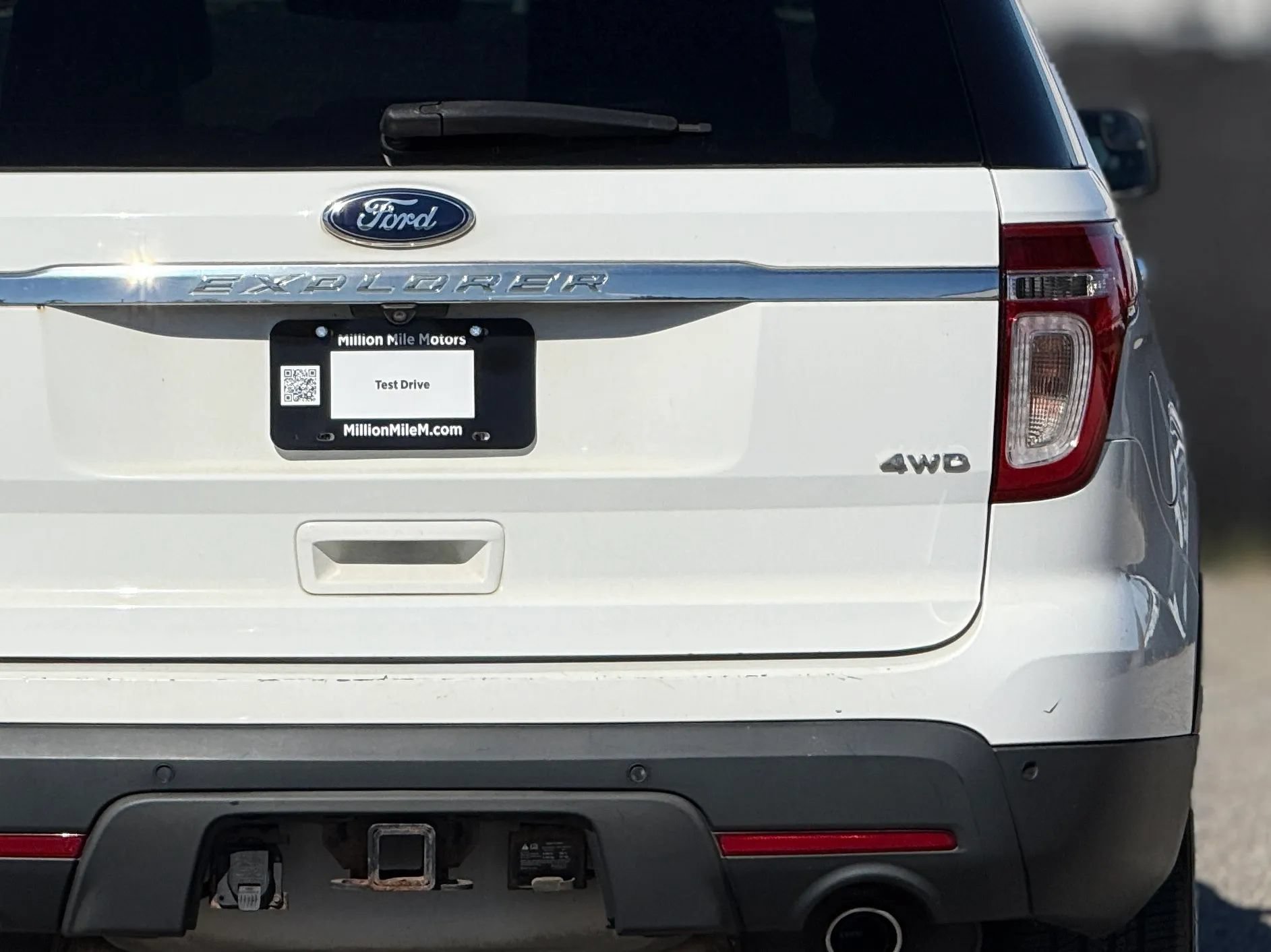 Used 2015 Ford Explorer XLT w/ Equipment Group 202B AWD/4WD image 14