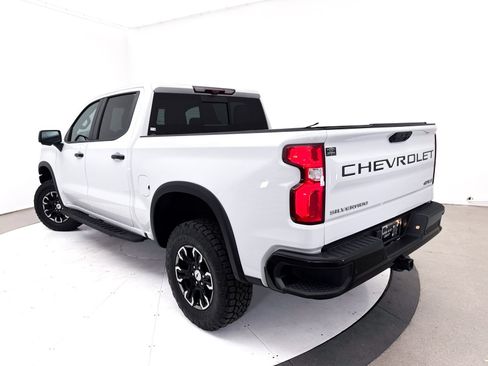 Used 2024 Chevrolet Silverado 1500 ZR2 w/ Technology Package AWD/4WD image 2