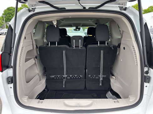 Used 2023 Chrysler Voyager LX FWD image 19