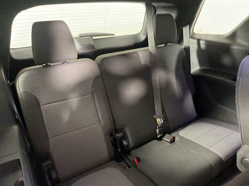 Certified 2023 Chevrolet Traverse LT FWD image 9