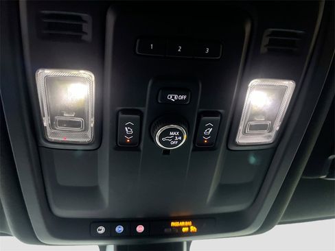 Used 2021 GMC Yukon Denali image 21