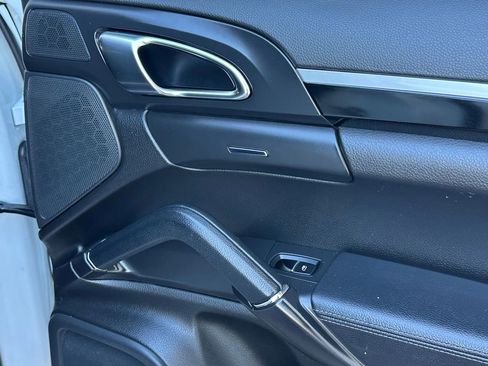 Used 2015 Porsche Cayenne S image 25