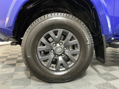 Used 2022 Toyota Tacoma SR5 RWD image 28