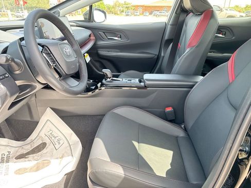 New 2025 Toyota Prius Plug-In Hybrid image 13