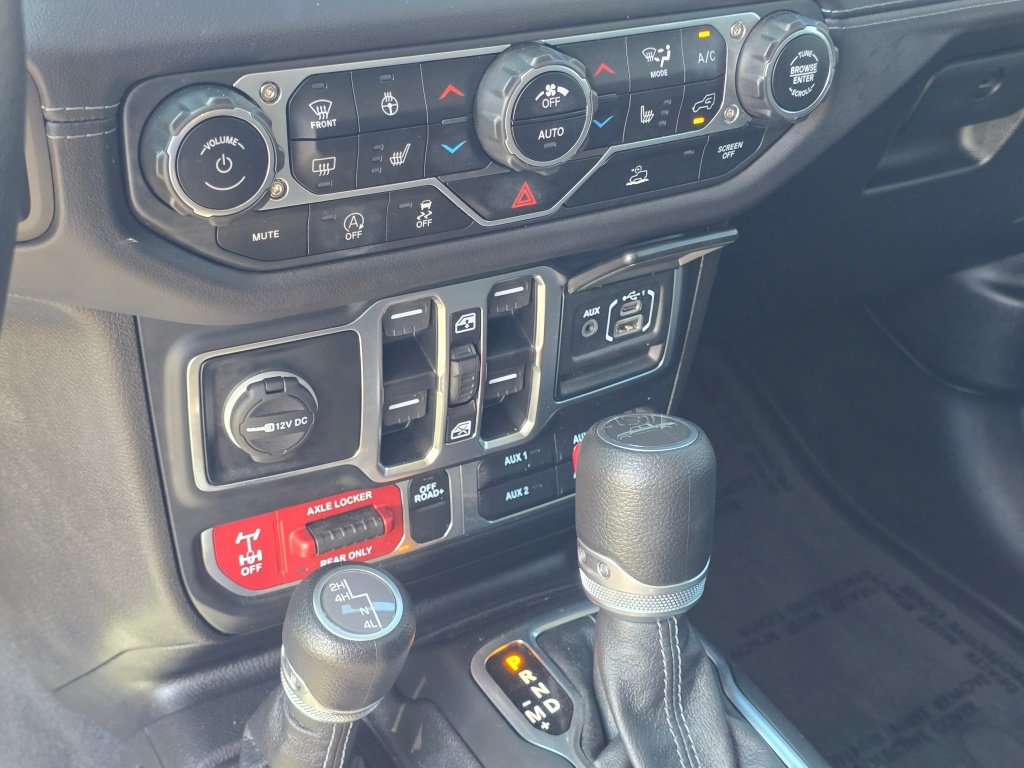 Used 2025 Jeep Gladiator Mojave w/ Convenience Group AWD/4WD image 14