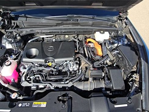 Used 2023 Toyota Crown Limited image 32