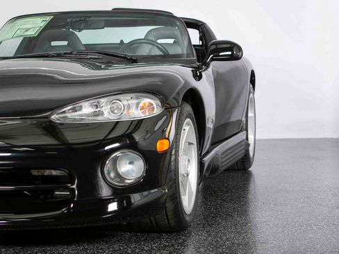 Used 1995 Dodge Viper RT/10 image 17