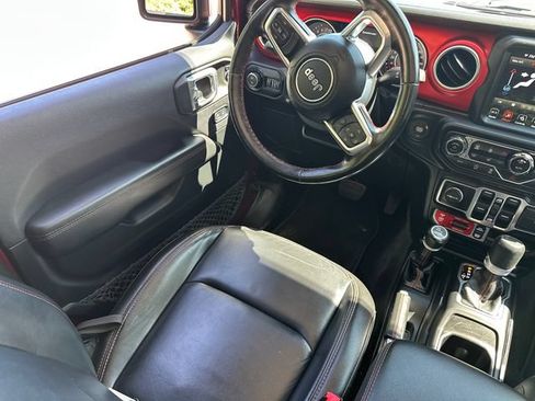 Used 2021 Jeep Gladiator Rubicon AWD/4WD image 19