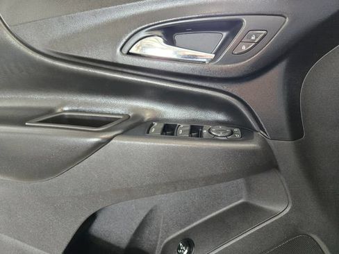 Used 2018 Chevrolet Equinox LT FWD image 24