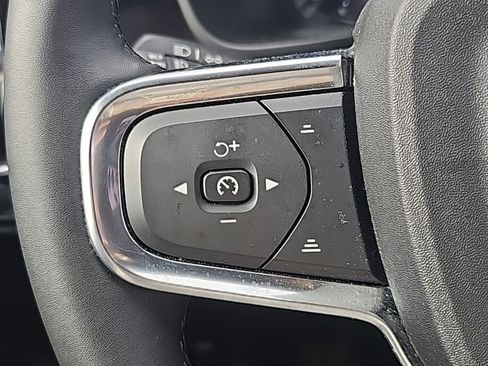 Used 2023 Volvo XC40 Recharge Core w/ Protection Package Premier image 9