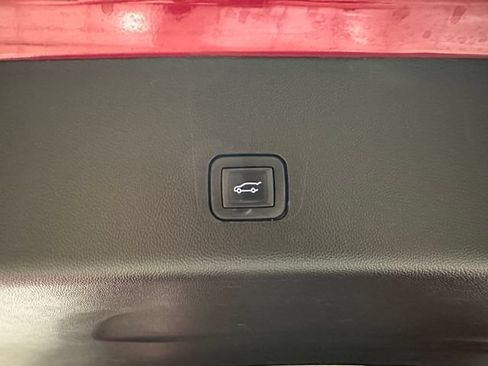 Used 2018 Chevrolet Traverse LT AWD/4WD image 18