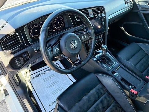 Used 2018 Volkswagen Golf R 4-Door image 25