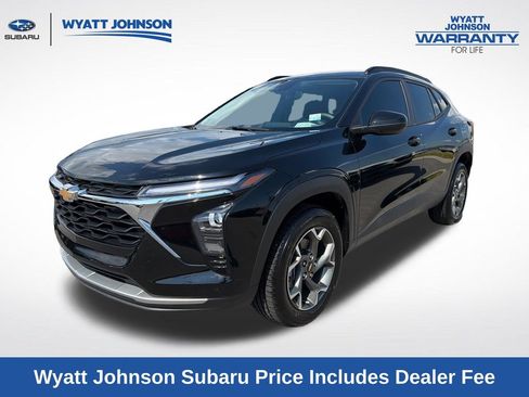 Used 2024 Chevrolet Trax LT FWD image 1