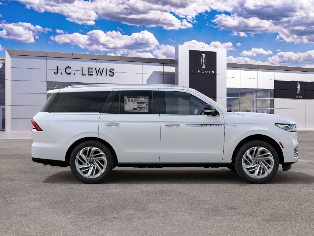 New 2027 Lincoln Navigator Reserve RWD image 9