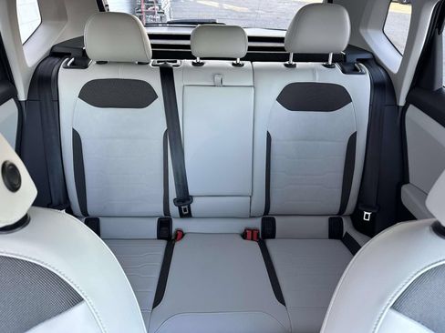 New 2026 Volkswagen Taos SE FWD image 14