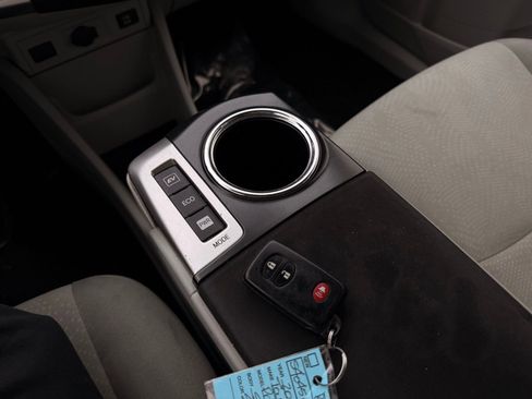 Used 2014 Toyota Prius V Two image 30