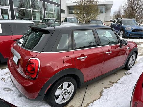 Used 2015 MINI Cooper 4-Door Hardtop image 5