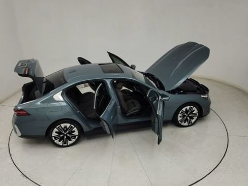 Used 2026 BMW i5 eDrive40 AWD/4WD image 36