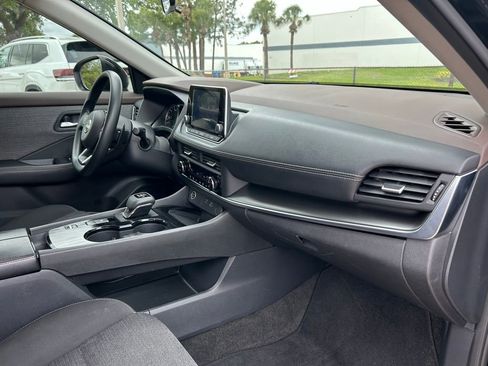 Used 2023 Nissan Rogue SV FWD image 36