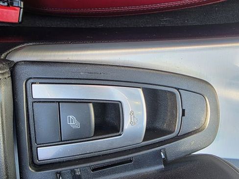 Used 2012 Mercedes-Benz SLK 250 image 27