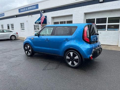 Used 2016 Kia Soul + w/ Designer's Package FWD image 2