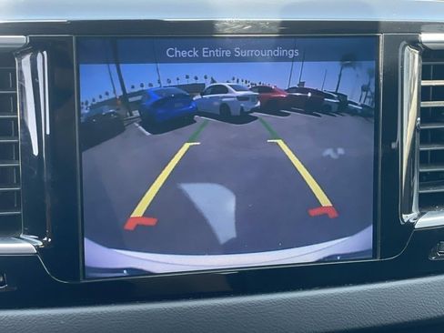 Used 2017 Chrysler Pacifica Touring-L Plus FWD image 19