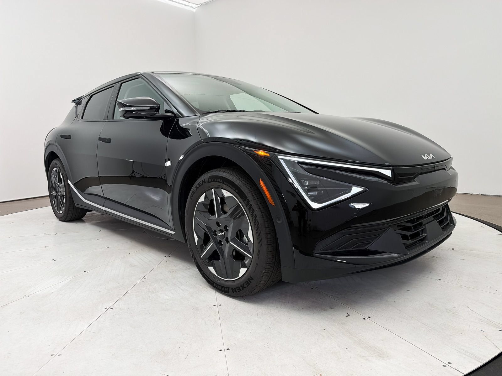 Used 2025 Kia EV6 Light w/ Light LR Technology Package RWD image 11