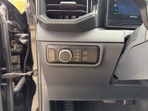 Used 2025 Ford Mustang Coupe image 8