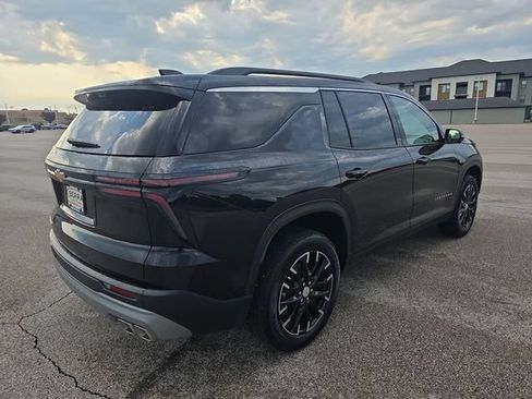 Used 2026 Chevrolet Traverse LT w/ Sun and Wheel Package FWD image 13