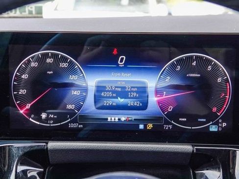 Used 2025 Mercedes-Benz GLA 250 image 24