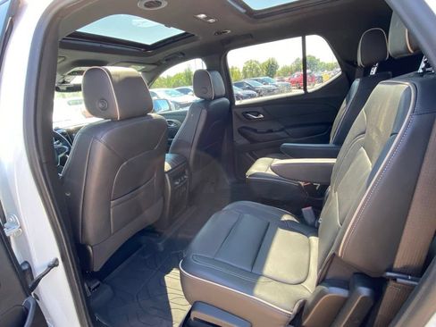 Used 2023 Chevrolet Traverse Premier w/ Redline Edition AWD/4WD image 23