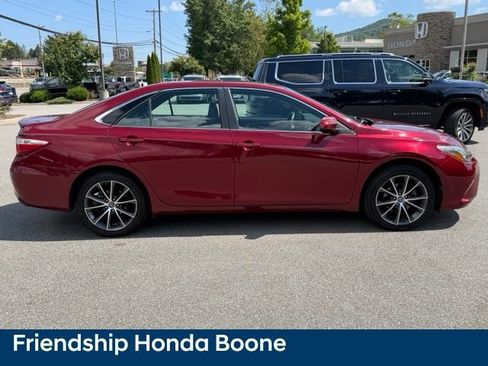 Used 2017 Toyota Camry XSE w/ Advanced Technology Package FWD image 4