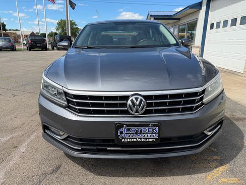 Used 2018 Volkswagen Passat 2.0T SE FWD image 8