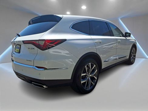 Used 2024 Acura MDX SH-AWD w/ Technology Package image 4